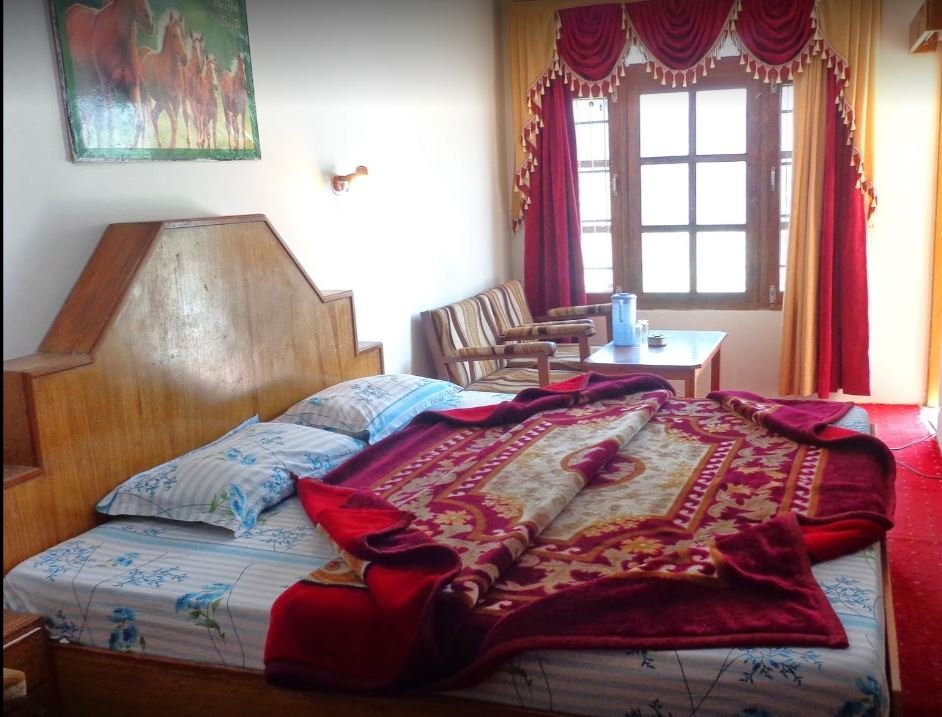Building view at Hotel Mahajan Manali