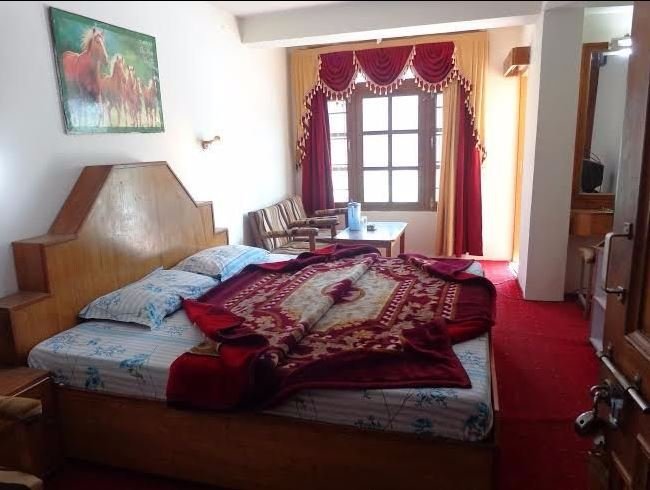 Guest room at Hotel Mahajan Manali